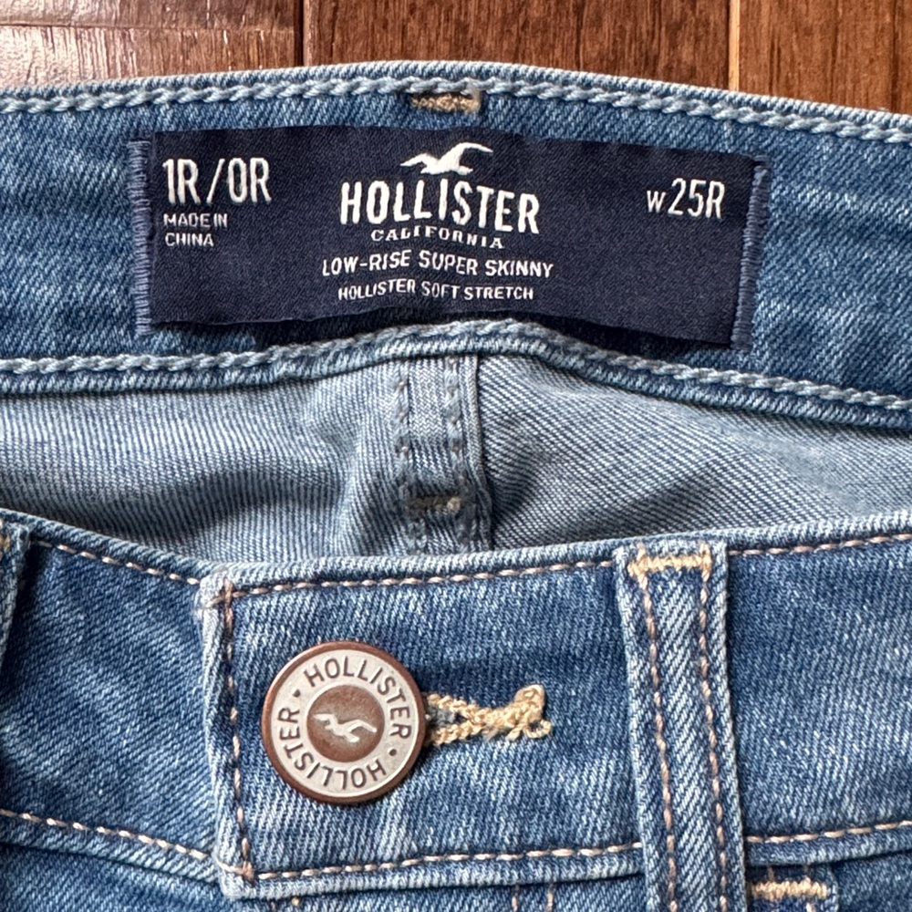 Hollister Low-Rise Super Skinny Jeans - Picture 2 of 5